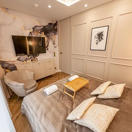 Royal Apartment *